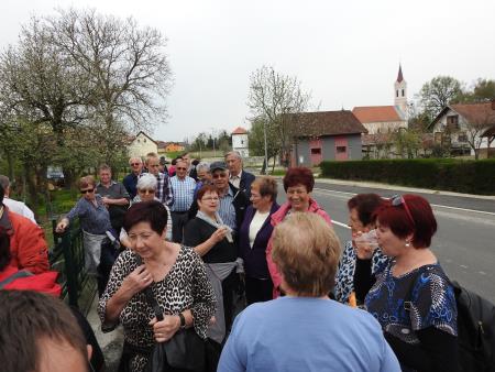 Pohod po novozgrajenih pločnikih 48